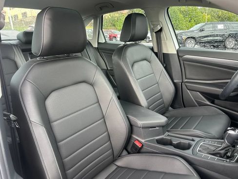 Used 2024 Volkswagen Jetta SE w/ Panoramic Sunroof Package FWD image 40