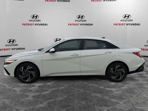 Certified 2026 Hyundai Elantra Limited FWD image 6
