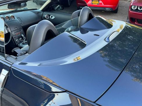 Used 2007 Nissan 350Z Touring RWD image 37