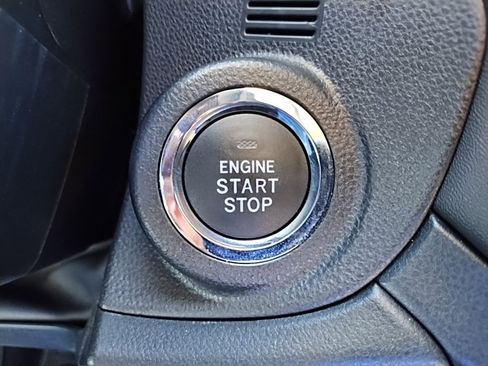 Certified 2025 Subaru Outback Limited image 38