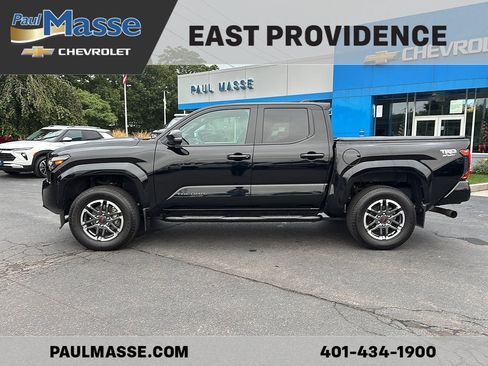 Used 2024 Toyota Tacoma TRD Sport w/ TRD Sport Upgrade Package AWD/4WD image 20
