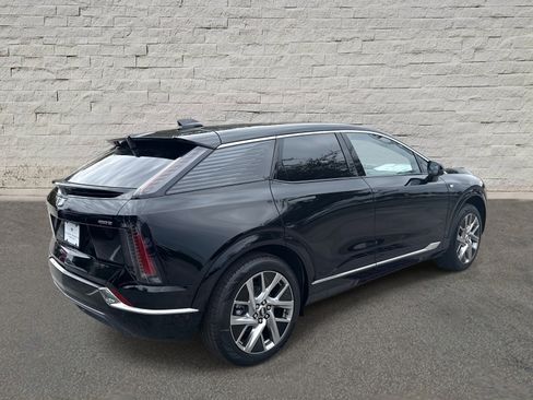 New 2026 Cadillac Optiq Luxury 2 image 5