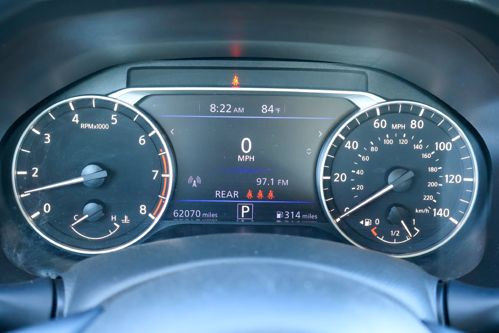 Used 2024 Nissan Altima 2.5 SV FWD image 11