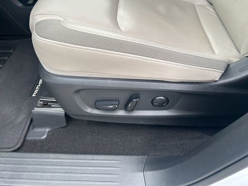 Certified 2025 Nissan Pathfinder SL AWD/4WD image 22