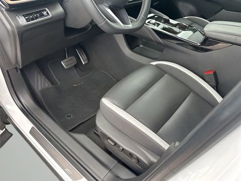 Used 2025 Buick Envision Sport Touring image 28