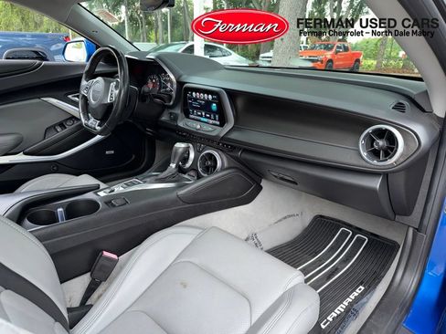 Used 2018 Chevrolet Camaro SS RWD image 5
