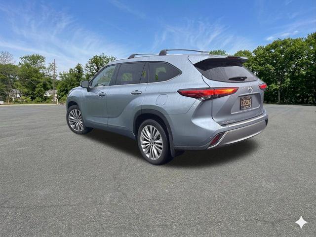 Used 2023 Toyota Highlander Platinum AWD/4WD image 14