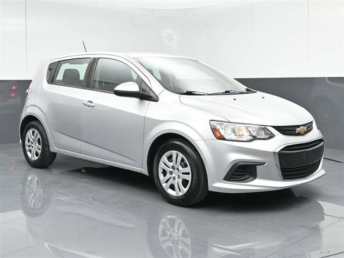 Used 2020 Chevrolet Sonic LT FWD image 1