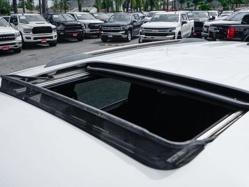 Used 2022 Jeep Grand Cherokee Limited image 27