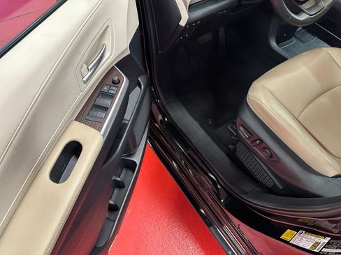 Certified 2024 Toyota Sienna XLE w/ XLE Plus Package AWD/4WD image 9
