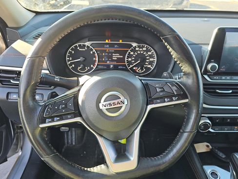 Used 2020 Nissan Altima 2.5 SR w/ Premium Package FWD image 6