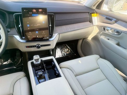 New 2026 Volvo XC90 T8 Ultra w/ Protection Package Premier AWD/4WD image 25