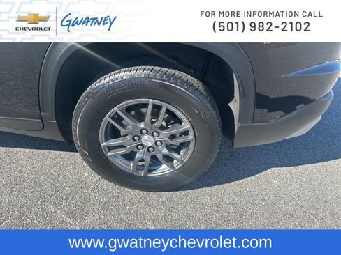 Used 2025 GMC Acadia Elevation image 10