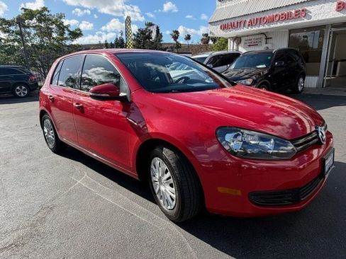 Used 2013 Volkswagen Golf 4-Door FWD image 9
