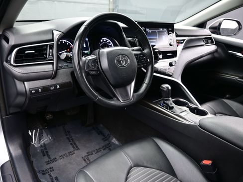 Used 2024 Toyota Camry SE FWD image 13