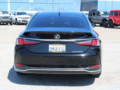 Used 2024 Lexus ES 300h w/ Premium Package FWD image 4