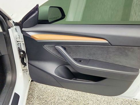 Used 2023 Tesla Model 3 Performance image 30