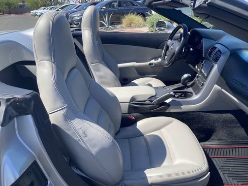 Used 2006 Chevrolet Corvette Convertible RWD image 17