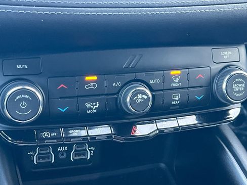 Used 2022 Dodge Durango SXT w/ Blacktop Package image 23