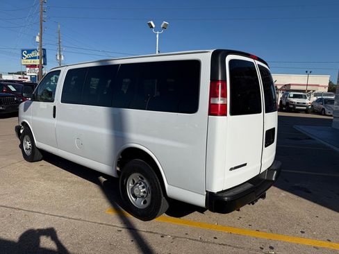 Used 2017 Chevrolet Express 2500 LS image 7