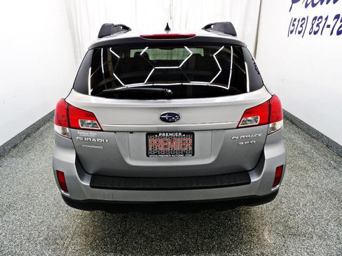 Used 2011 Subaru Outback 3.6R Limited w/ PWR Moonroof Pkg AWD/4WD image 5