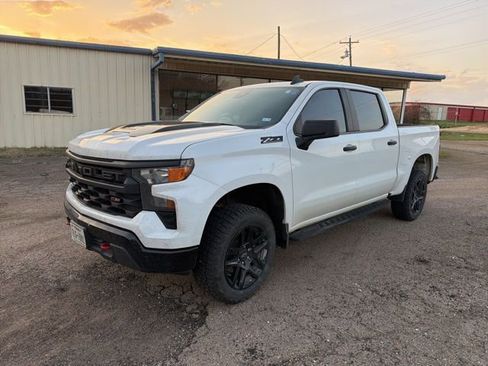 Used 2023 Chevrolet Silverado 1500 Custom Trail Boss w/ LPO, Dark Essentials Package AWD/4WD image 2