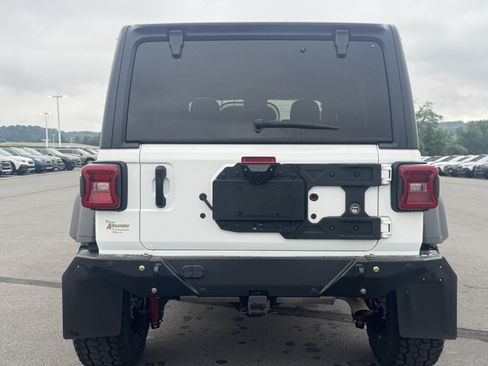 Used 2025 Jeep Wrangler Unlimited Rubicon w/ XTREMEE 35" Tire Package AWD/4WD image 4