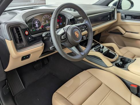 New 2026 Porsche Cayenne E-Hybrid image 4