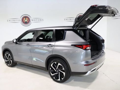 Used 2022 Mitsubishi Outlander SE image 28