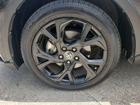 Used 2022 Toyota C-HR Nightshade FWD image 32