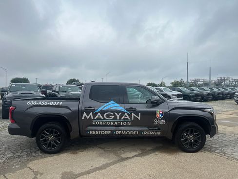 Used 2022 Toyota Tundra Platinum w/ Advanced Package AWD/4WD image 5
