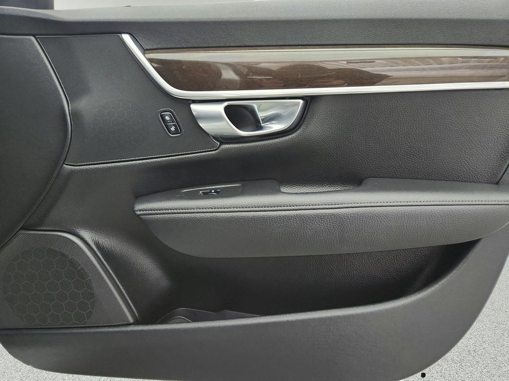 Used 2017 Volvo S90 T6 Momentum w/ Vision Package AWD/4WD image 29