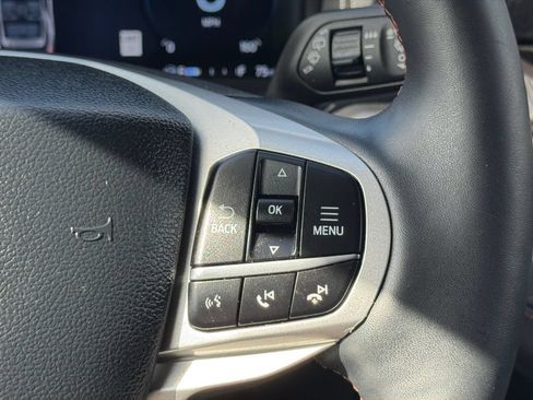 Used 2025 Ford Explorer Active w/ Active Comfort Package RWD image 22