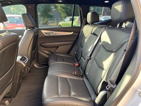 Used 2024 Cadillac XT6 Luxury w/ LPO, Floor Liner Package AWD/4WD image 17