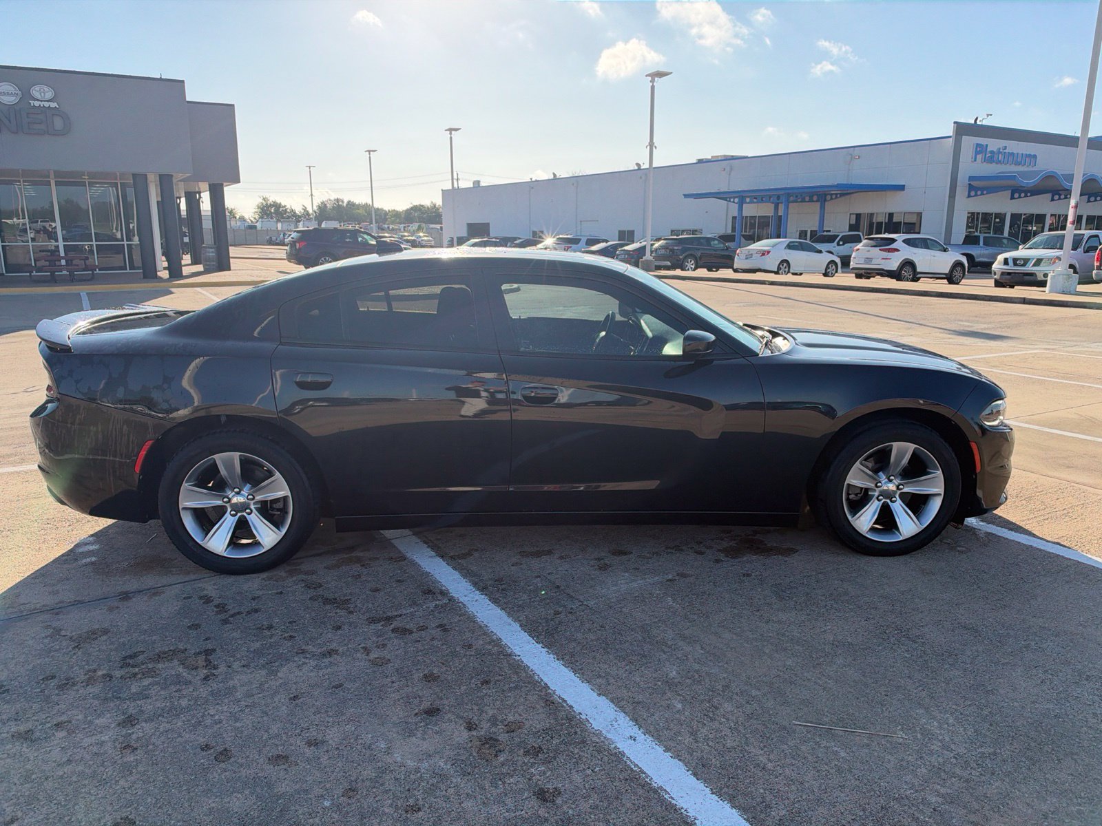Used 2015 Dodge Charger SXT RWD image 8