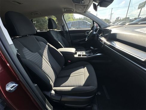 Used 2025 Kia Sorento LX image 24