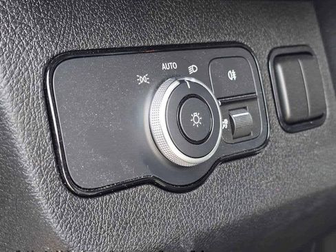 Used 2025 Mercedes-Benz Sprinter 2500 image 28