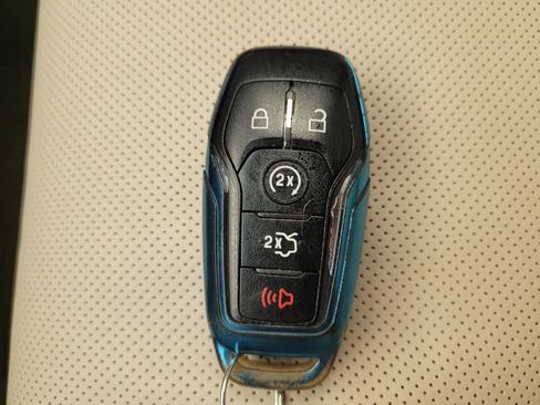 Used 2017 Lincoln MKX Reserve w/ Lincoln MKX Climate Package image 32