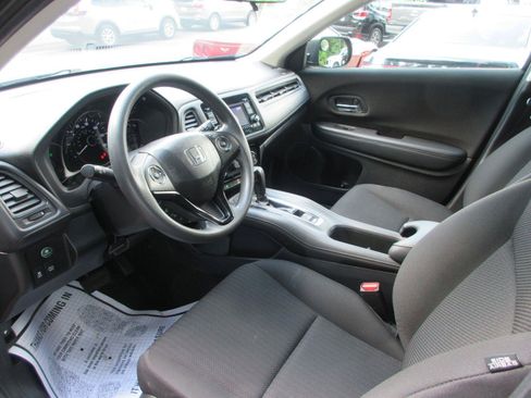 Used 2018 Honda HR-V LX image 10