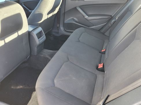 Used 2017 Volkswagen Passat 1.8T S image 28