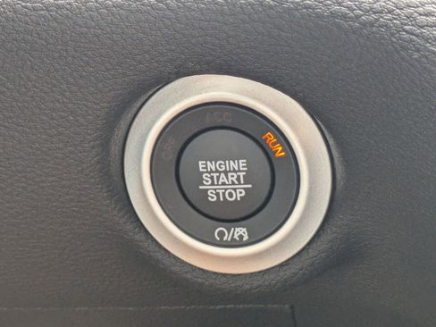 New 2026 Chrysler Pacifica Select FWD image 16