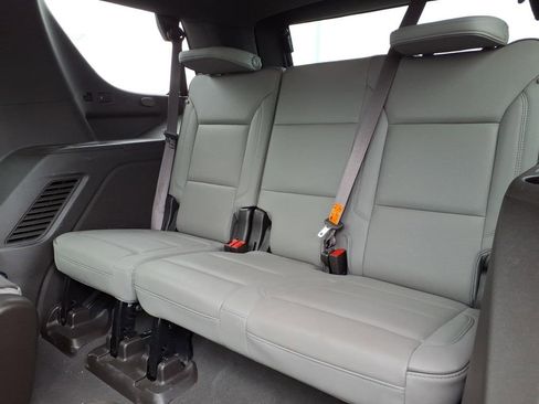 Used 2022 GMC Yukon SLT w/ SLT Premium Package AWD/4WD image 9