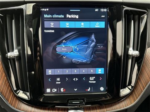 Certified 2024 Volvo XC60 T8 Plus w/ Protection Package Premier image 19