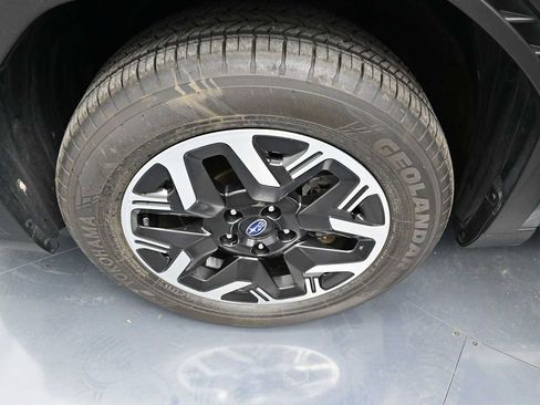 Used 2025 Subaru Forester Premium AWD/4WD image 27