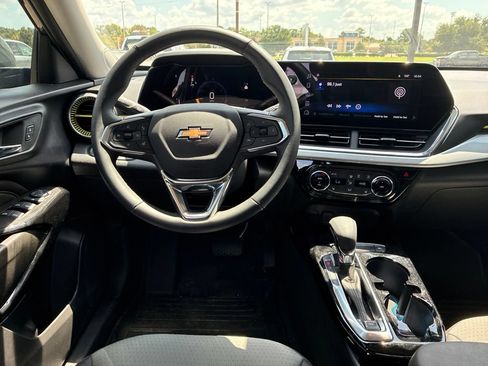 Used 2026 Chevrolet Trax LT w/ Driver Confidence Package FWD image 14