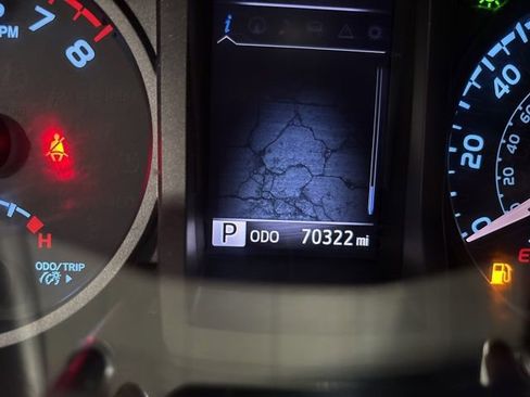 Used 2019 Toyota Tacoma TRD Off-Road w/ Technology Package image 19