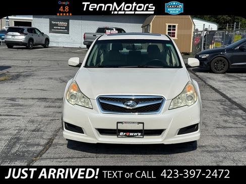 Used 2010 Subaru Legacy 2.5i Premium AWD/4WD image 2