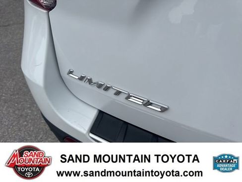 Used 2021 Ford Explorer Limited w/ Equipment Group 301A image 10