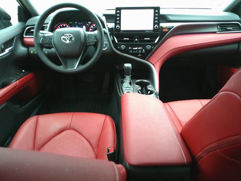 Used 2024 Toyota Camry XSE image 30