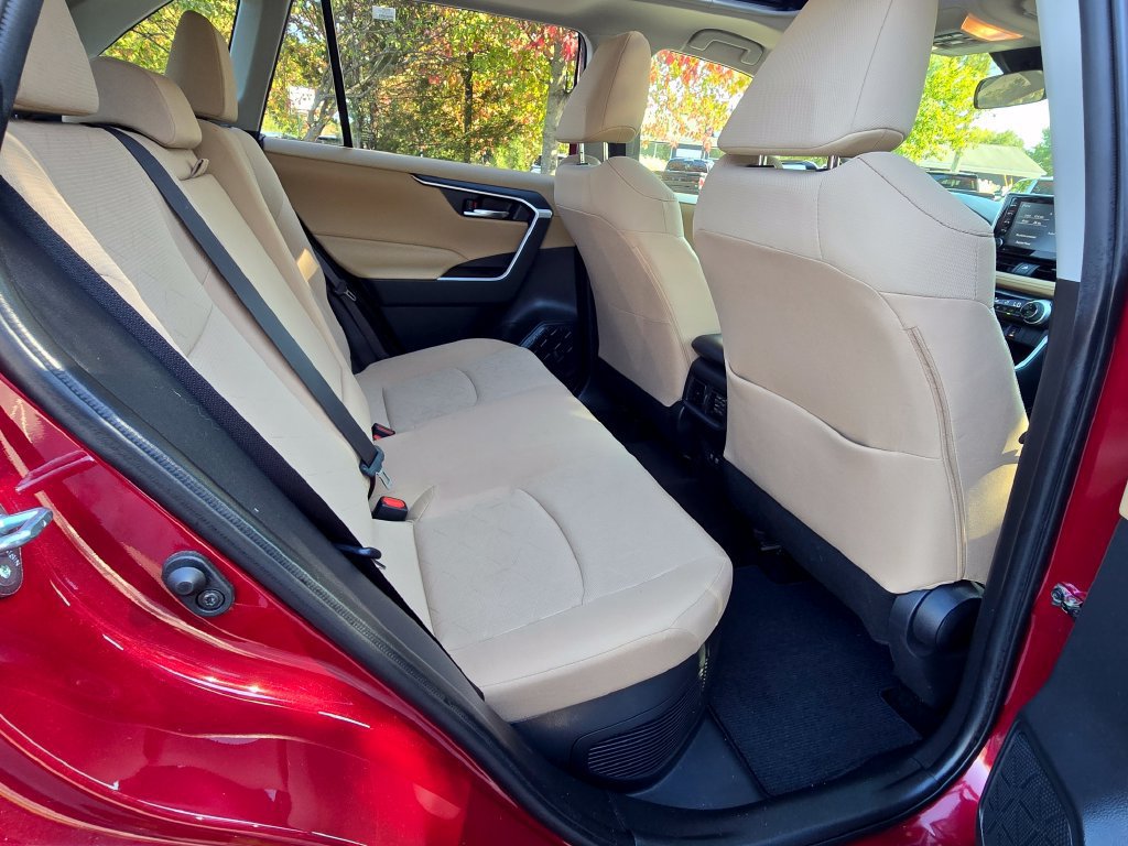 Certified 2019 Toyota RAV4 XLE w/ Convenience Package AWD/4WD image 14